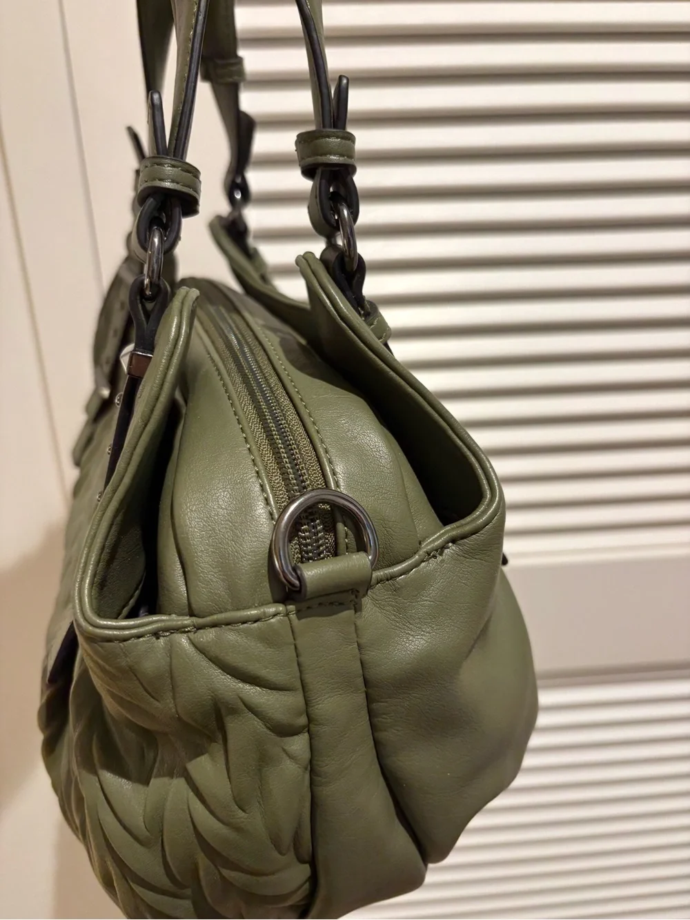 Quilted Olive Shoulder Bag with Braided Texture - Picture 2 of 10